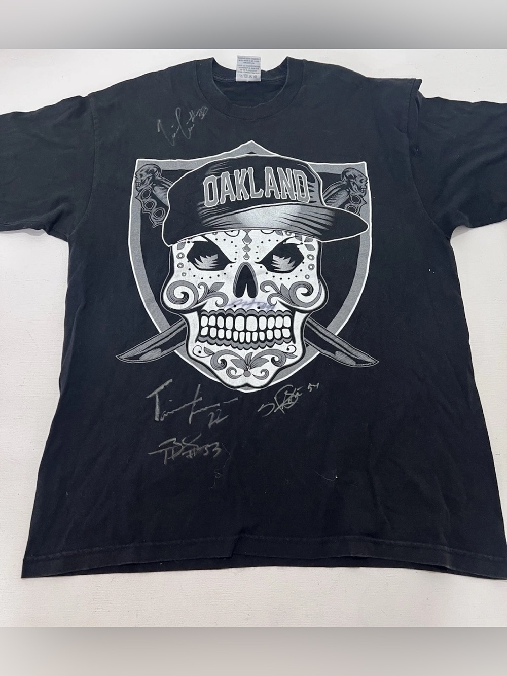 vintage oakland Raiders Shirt Men Size XL skull Oakland With  4 Signatures.
